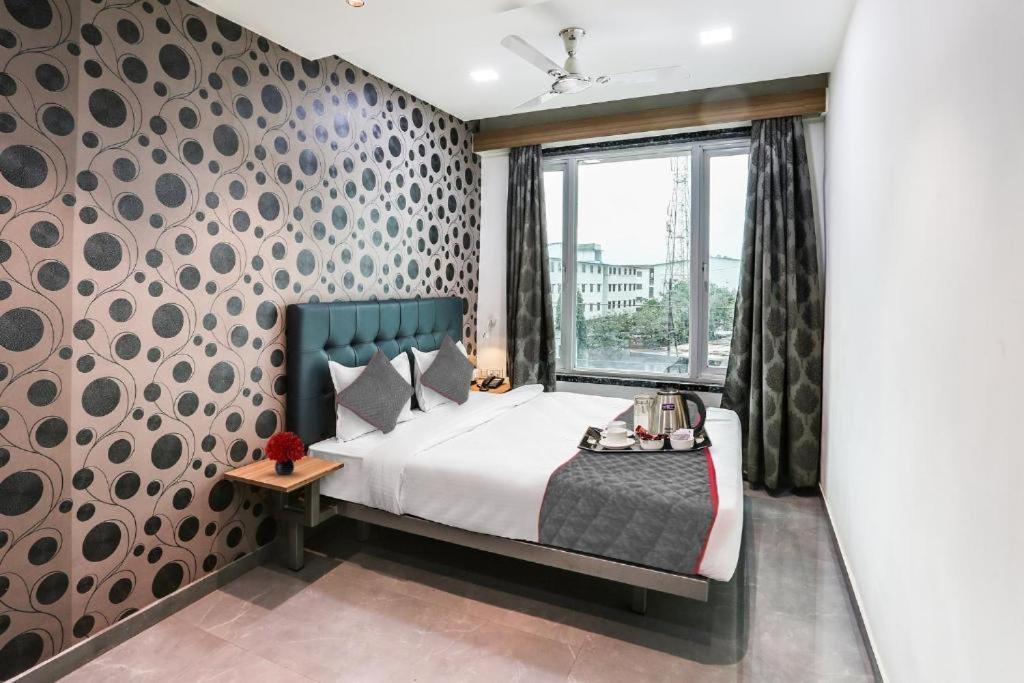Glitz Hotels Arc Palace - Mankoli, Bhiwandi 外观 照片